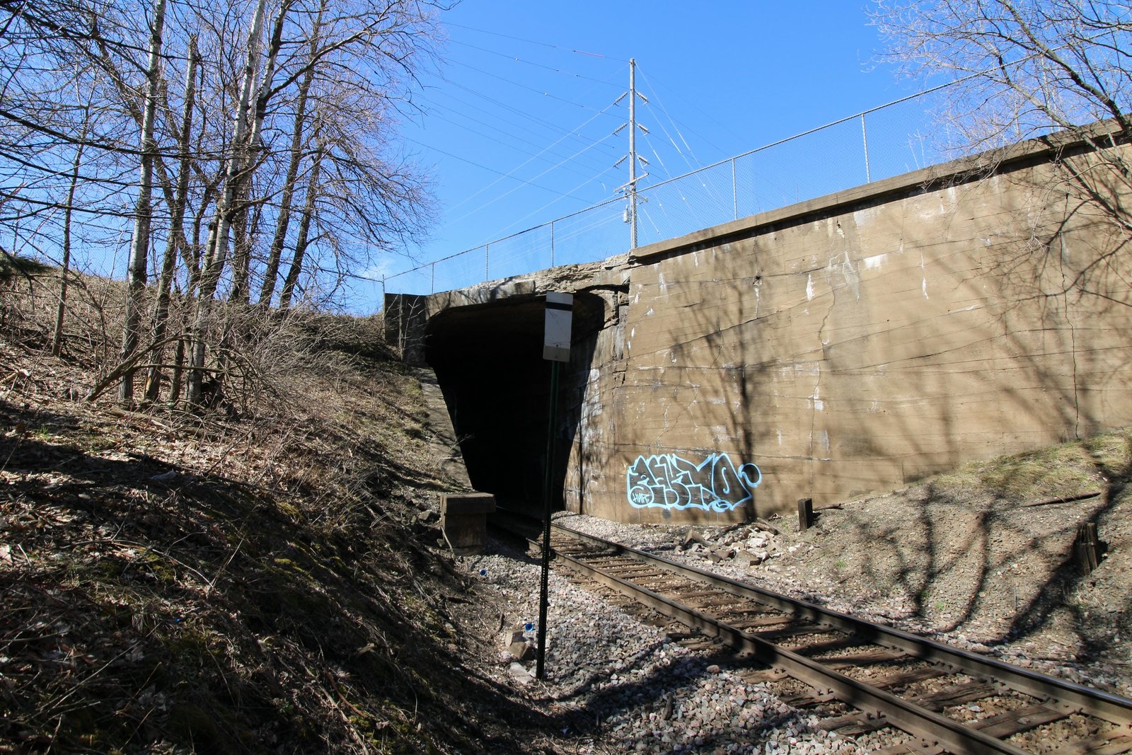 Overview, east portal